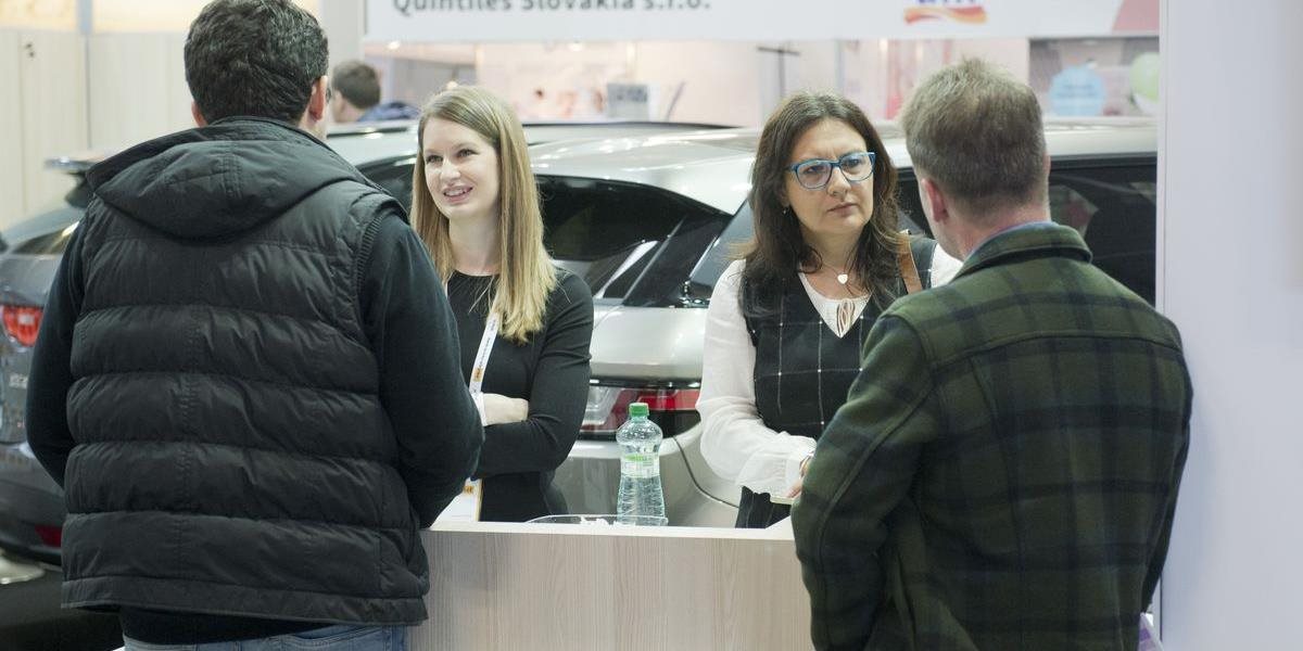 Jaguar Land Rover Slovakia začal náborovú kampaň, ponúka tisíc nových miest
