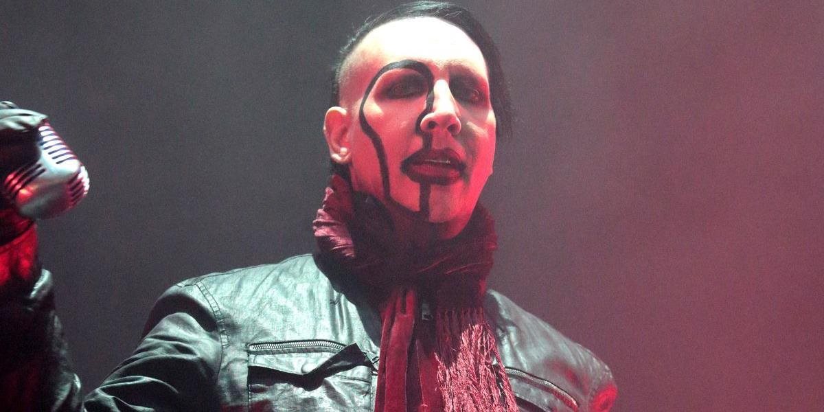 Kapela Marilyn Manson pre zranenie speváka zrušila deväť koncertov