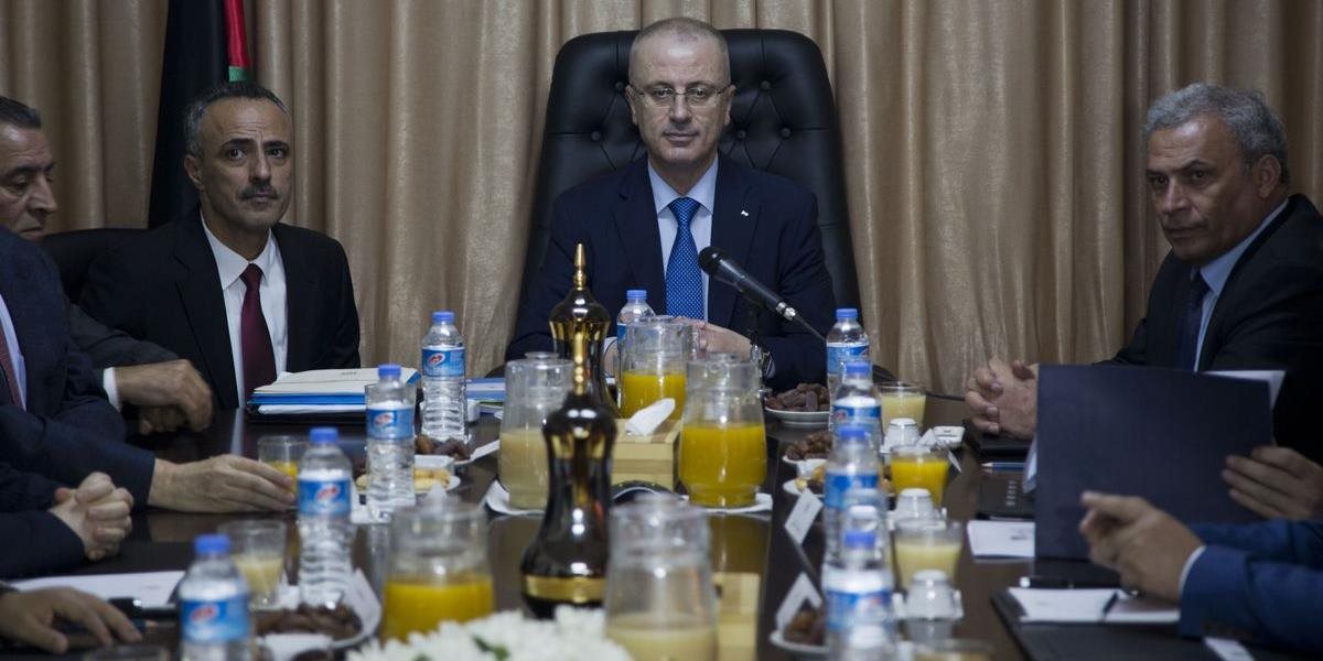 Palestínsky premiér pricestoval do Gazy, chce zmieriť hnutia Fatah a Hamas