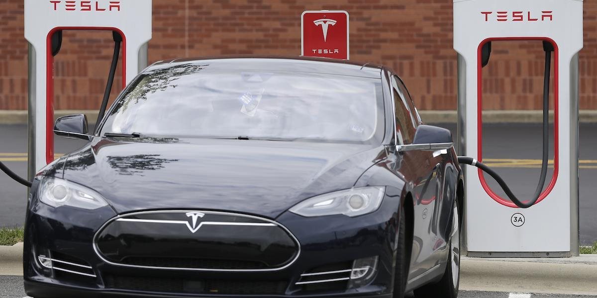 Tesla v treťom kvartáli predala rekordný počet áut