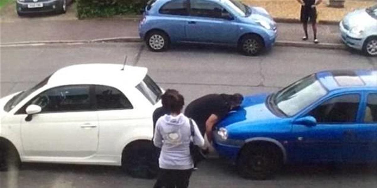 FOTO Turecký Hulk vyriešil spor o parkovanie po svojom