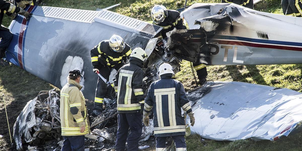 Pri havárii lietadla v Kazachstane zahynulo všetkých päť osôb na palube