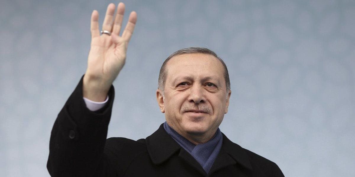 Tridsaťštyri ľudí dostalo v Turecku dožitie za pokus zabiť prezidenta Erdogana