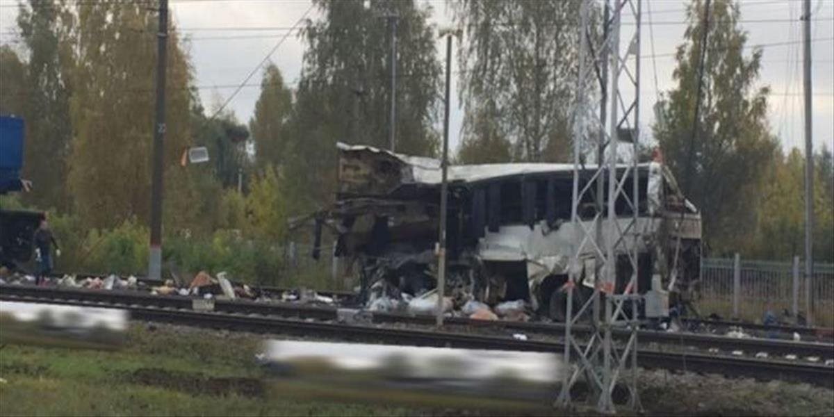 Zrážku vlaku s autobusom v strednej časti Ruska neprežilo 19 ľudí