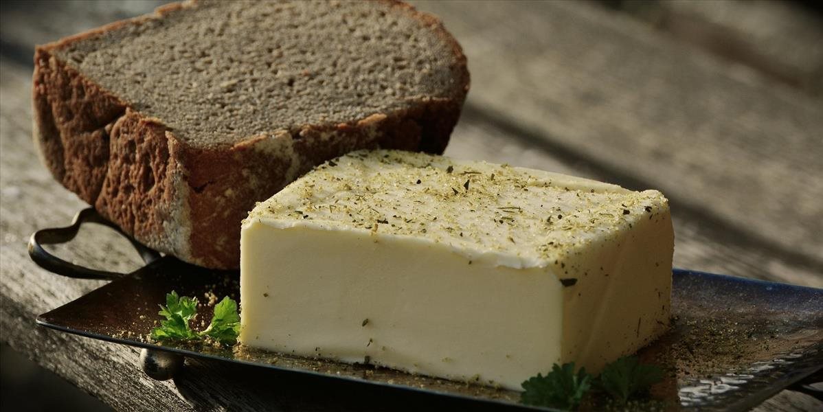 Maslo je drahé a kradne sa. Obchodníci v Čechách dali na obaly ochranné čipy