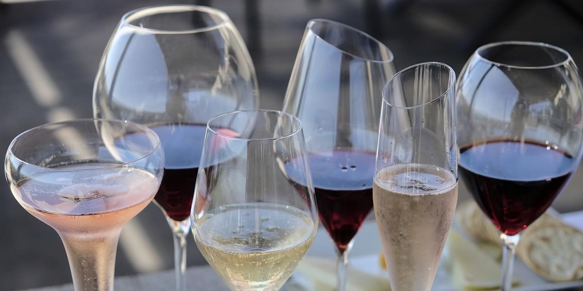 Francúzski vinári tento rok zrejme vyprodukujú najmenej vína za 60 rokov
