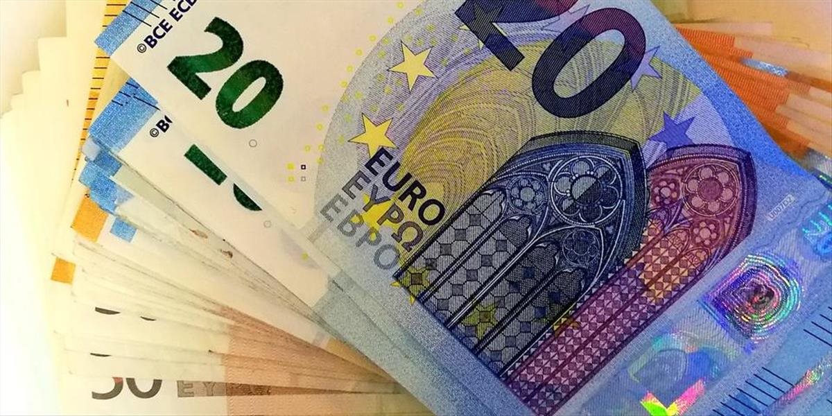 České firmy čoraz viac platia eurom