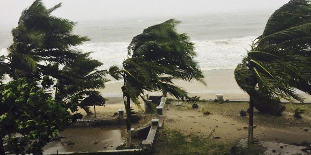 VIDEO Ďaľšia tropická búrka Ophelia sa mení na hurikán