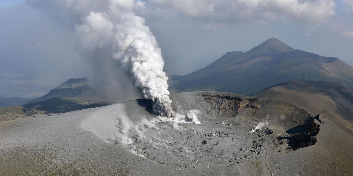 Sopka Šinmoe-dake sa po šiestich rokoch opäť ozvala