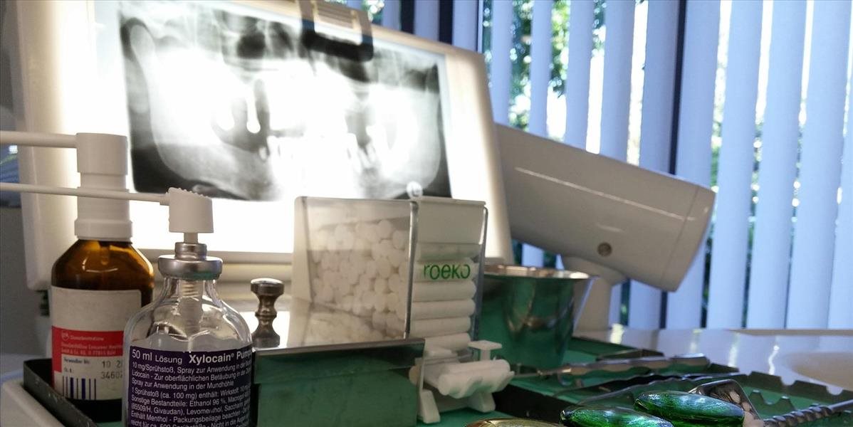 Pacientka v Ústí nad Labem zomrela po tom, ako na ňu spadol röntgen