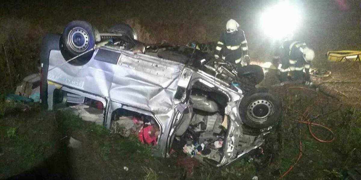 Tragická dopravná nehoda pri Prievidzi! Pri zrážke s kamiónom zahynulo sedem ľudí