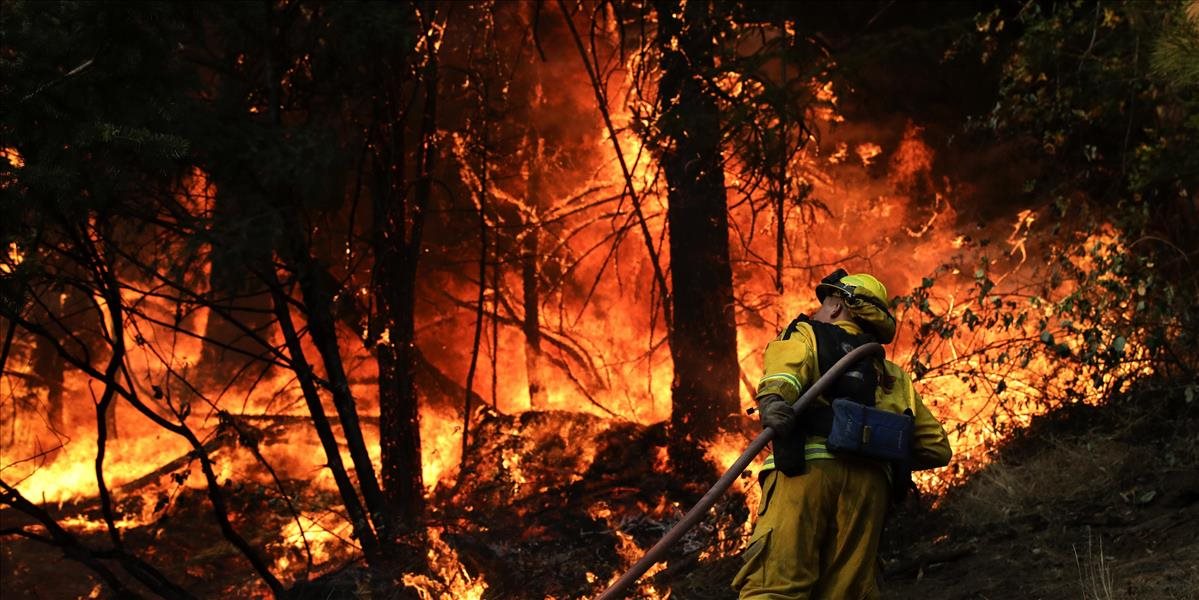 Požiare naďalej ničia Kaliforniu, obetí pribúda