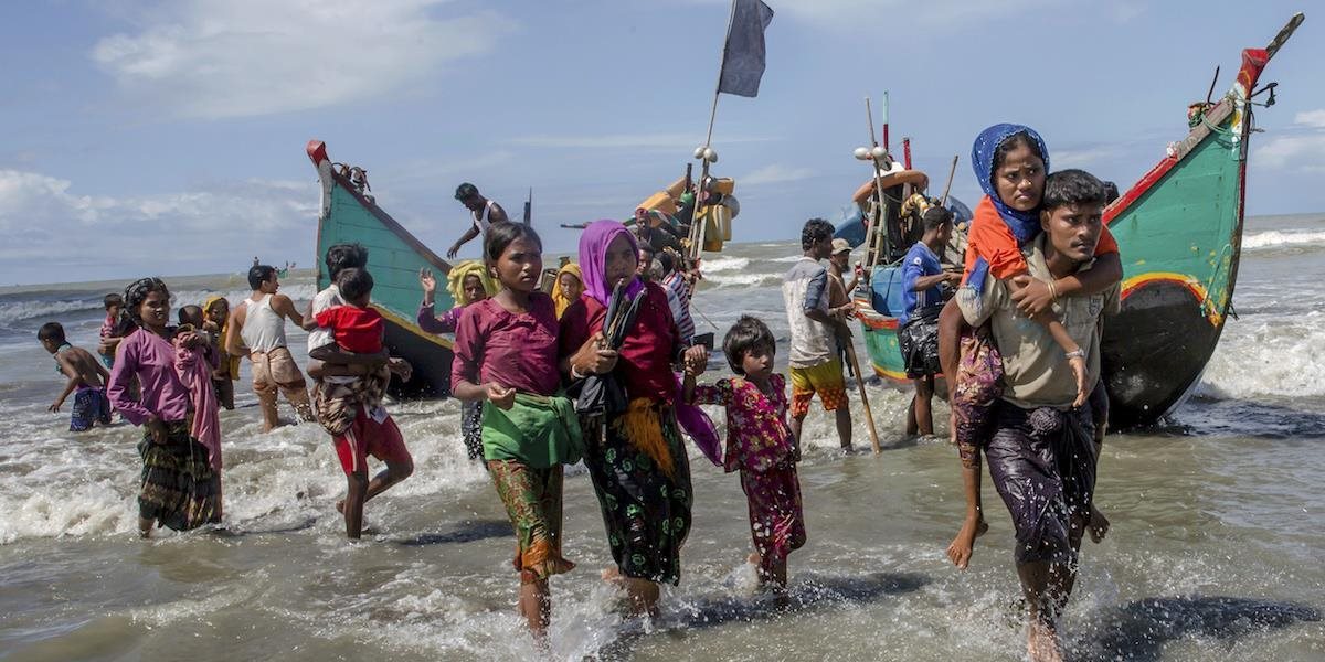 Nehoda lode s Rohingami v Bangladéši si vyžiadala najmenej 12 obetí