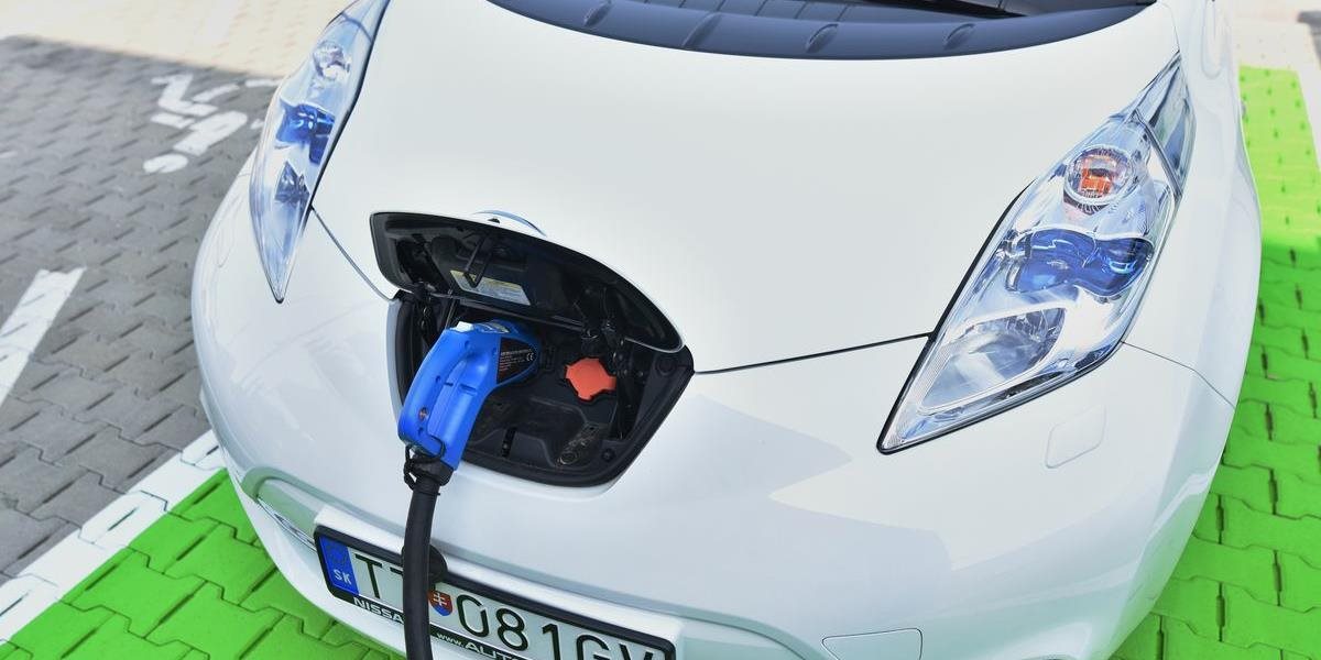 Záujem o vozidlá s hybridným pohonom a elektromobily rastie