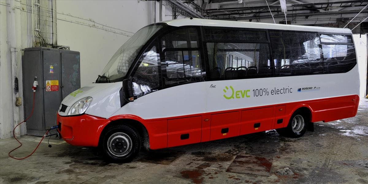 V Bratislave má do roka jazdiť 18 elektrobusov