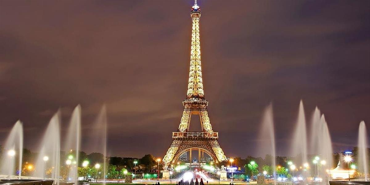 Eiffelova veža o polnoci vypne svetlá, uctí si tak obete útoku v Somálsku