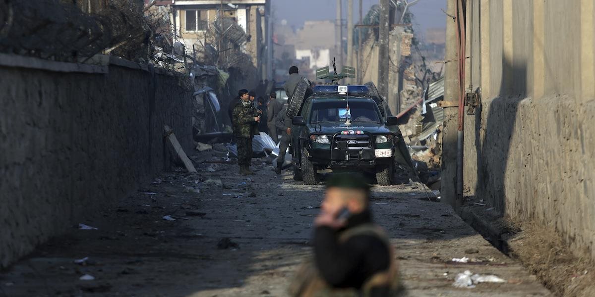 Pri dvoch útokoch Talibanu zahynulo takmer 40 policajtov