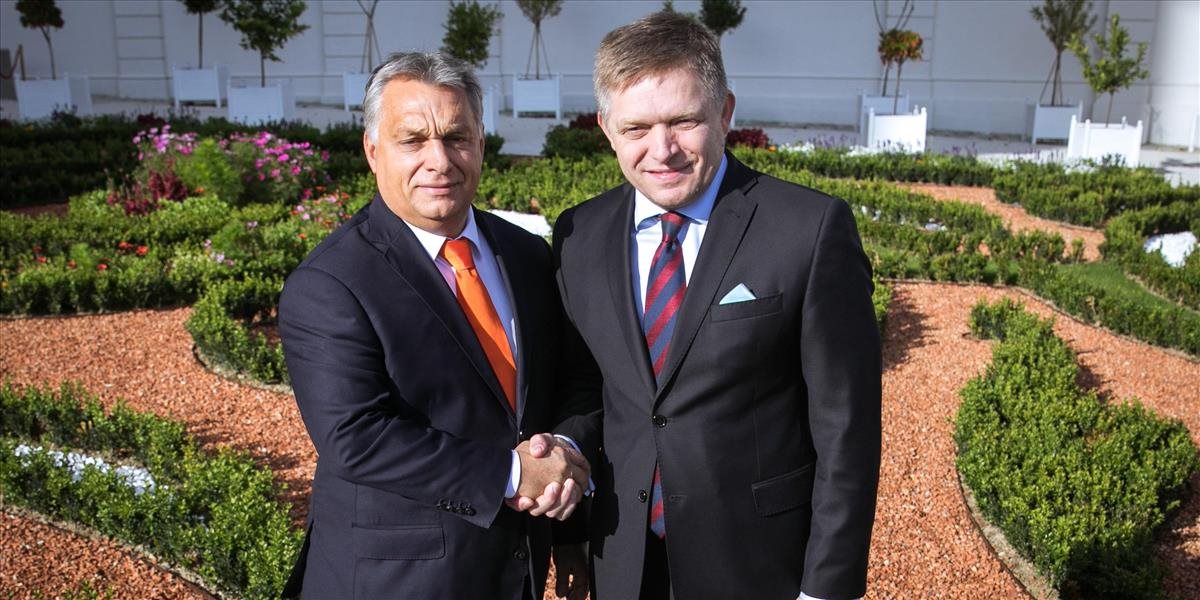 Fico a Orbán otvorili v Komárome stavbu cezhraničného mosta na Dunaji