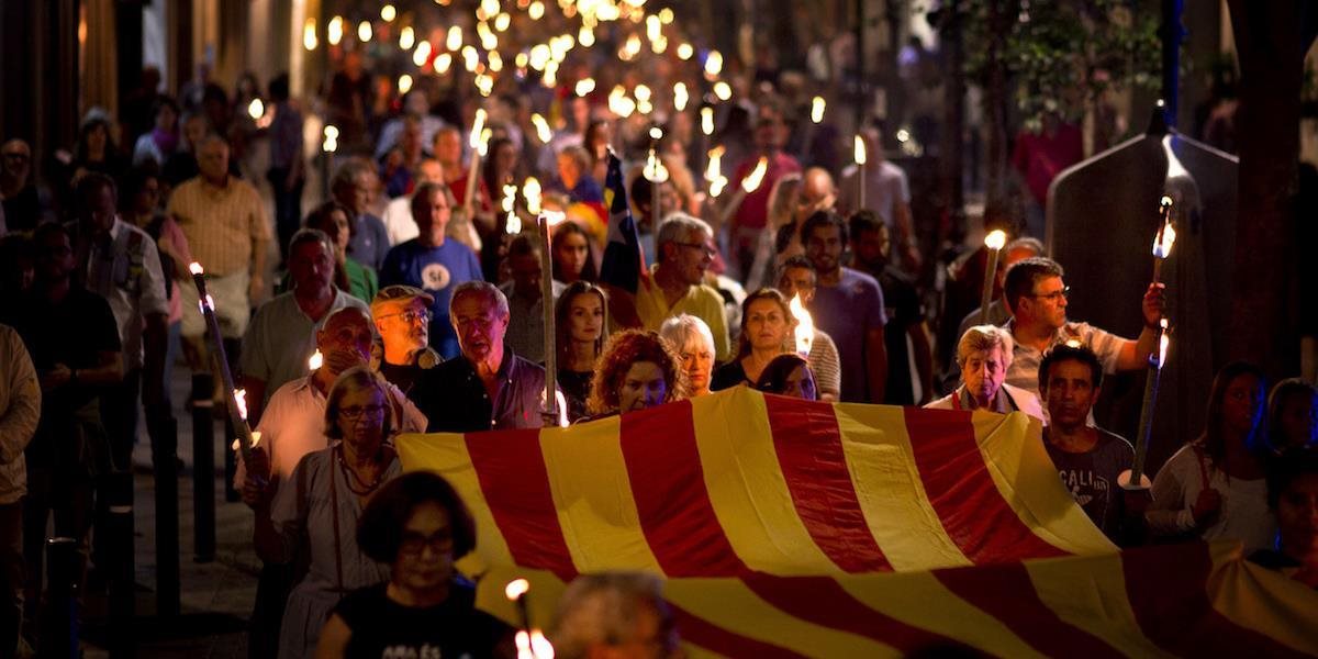FOTO V Barcelone sa konala sviečková demonštrácia za uväznených lídrov