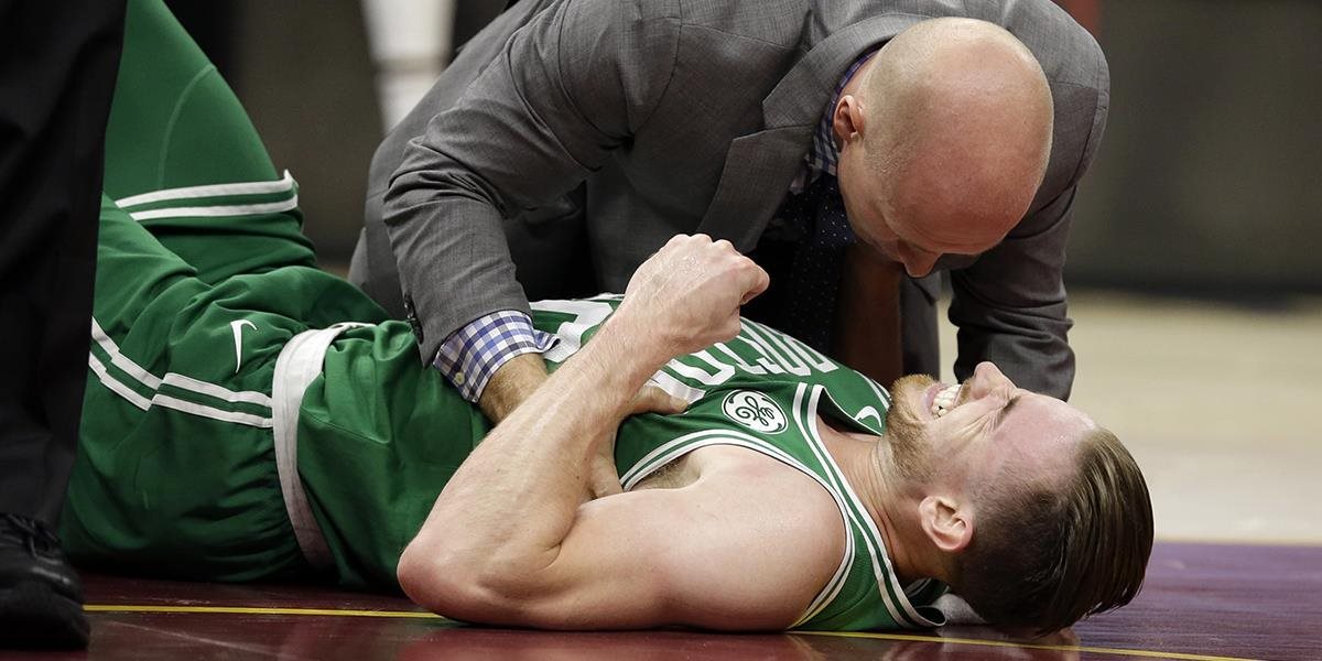VIDEO iba pre silné povahy! Štart NBA poznačilo hororové zranenie hráča Bostonu