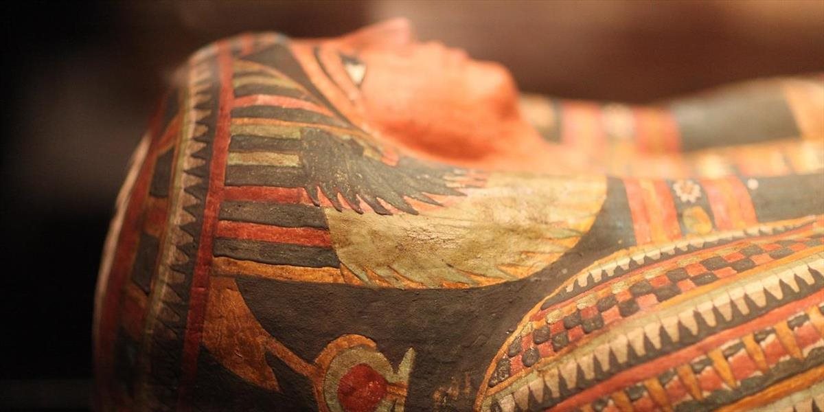 Egyptskí archeológovia objavili časť zo 4000 rokov starej drevenej sochy
