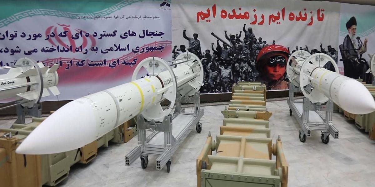 Irán hrozí zintenzívnením raketového programu, chce posilniť vojenskú spoluprácu s Ruskom v Sýrii
