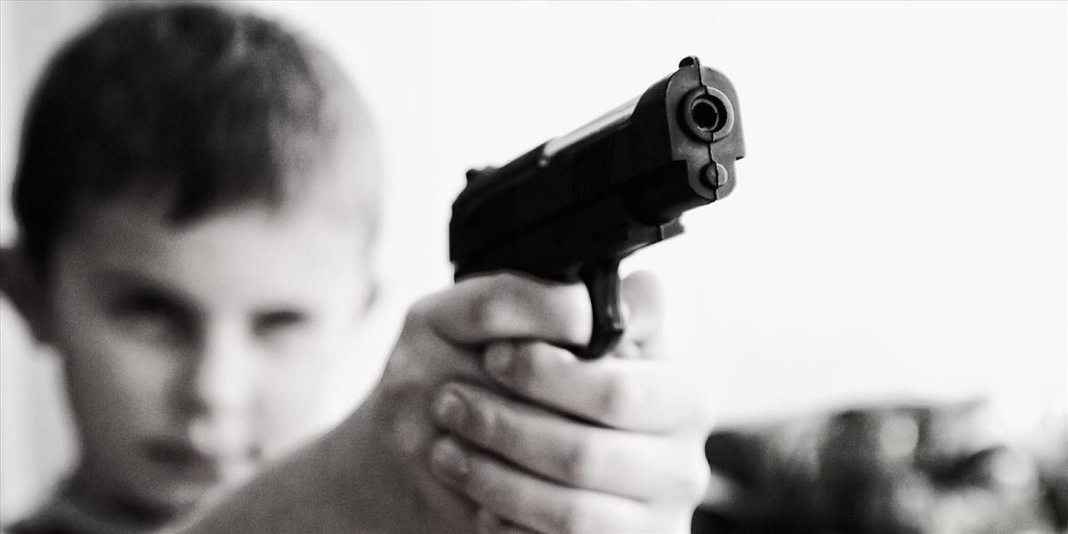 Deväťročný chlapec chodieval na základnú školu s pištoľou!