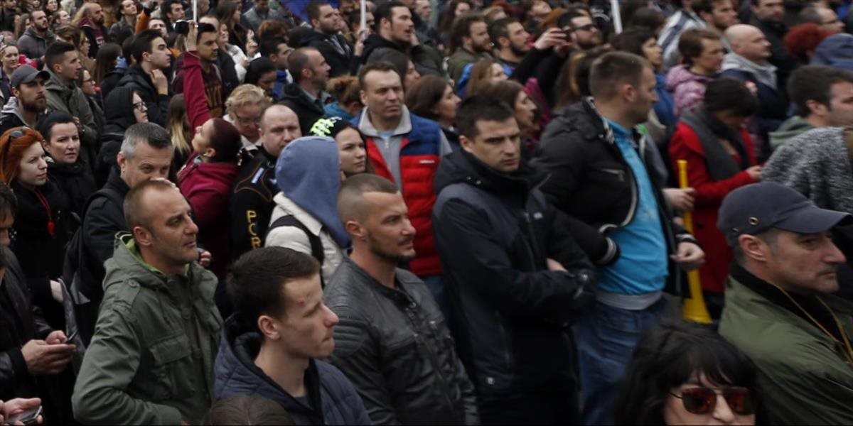 Tisíce ľudí vyšlo do ulíc Litvy na protestnú akciu proti prijatiu zákona
