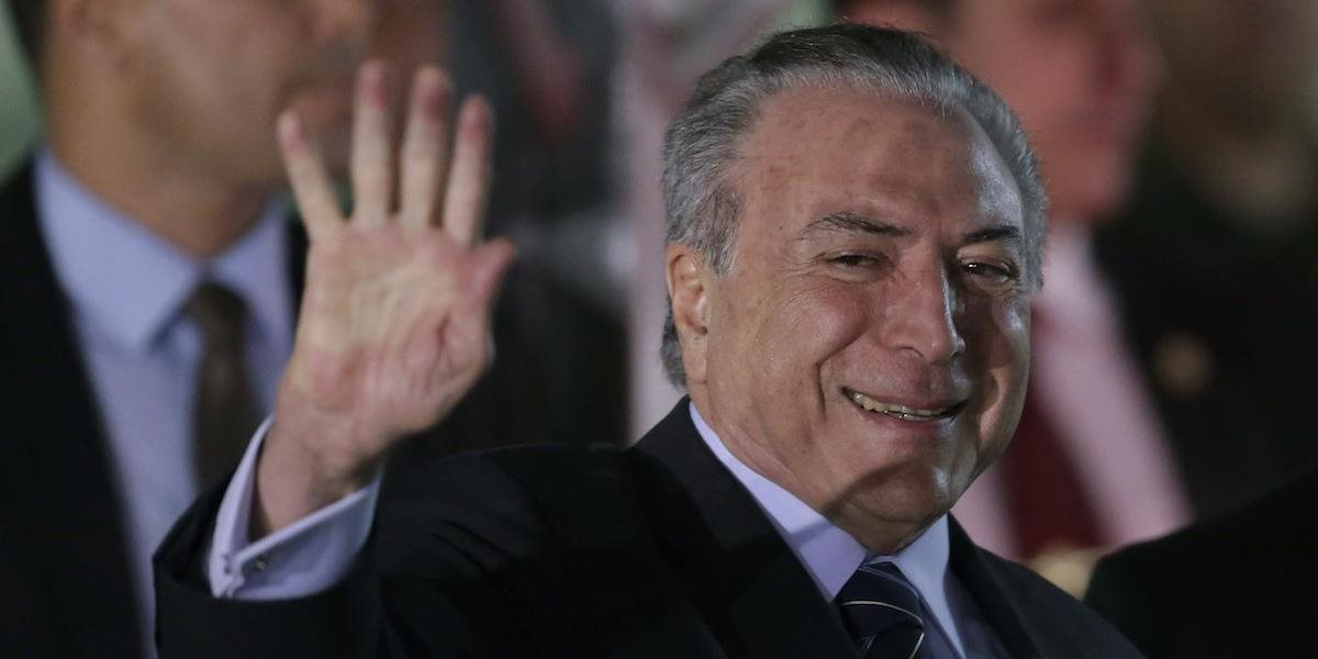 Brazílski poslanci opäť odmietli zbaviť prezidenta Michela Temera imunity