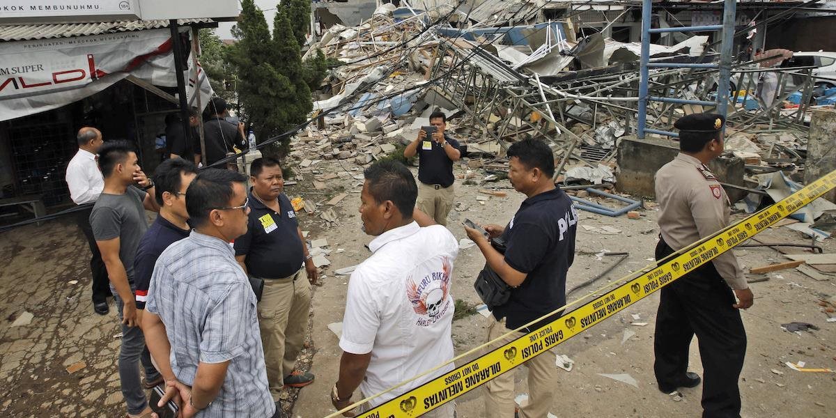 AKTUALIZOVANÉ Pri výbuchu v indonézskej továrni zahynulo 47 ľudí