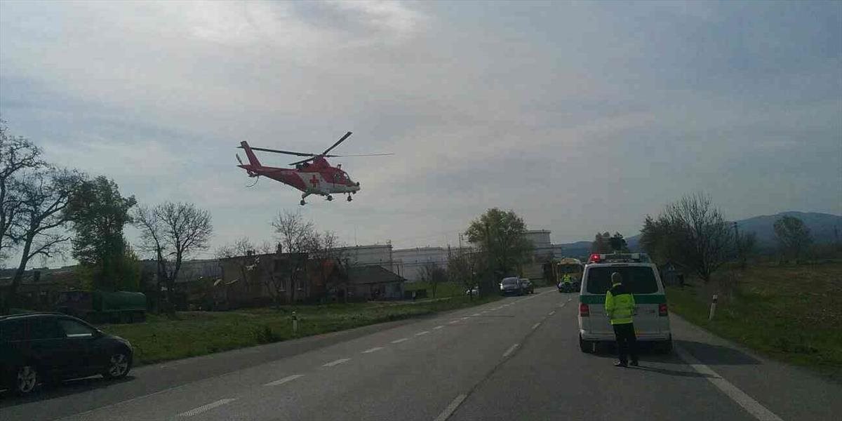 Záchranári zasahujú pri nehode v Častej: Zranenú osobu transportoval vrtuľník