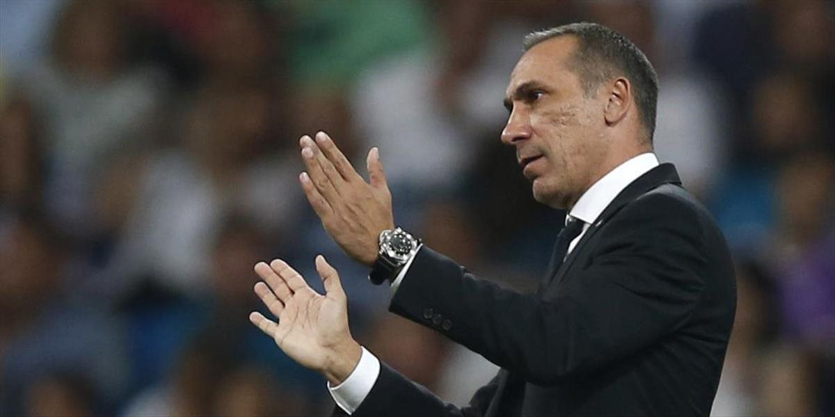 Tréner APOEL Nikózia ponúkol rezignáciu, vedenie klubu ju neprijalo