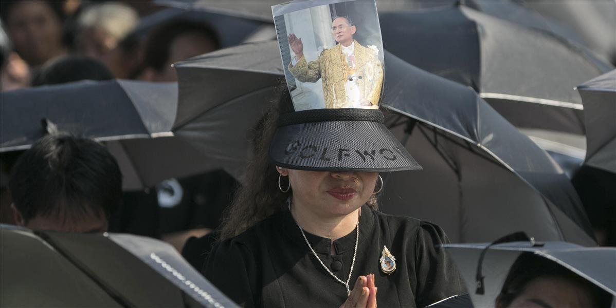 V Thajsku ukončili ročný smútok za zosnulým kráľom