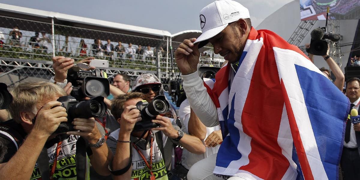 F1: Hamilton oslavuje svoj švrtý titul majstra sveta: Nech žije Mexiko!, kričal dojatý