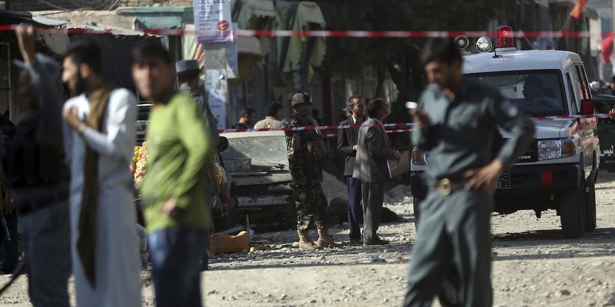 Pri útoku Talibanu v Afganistane zahynulo deväť policajtov