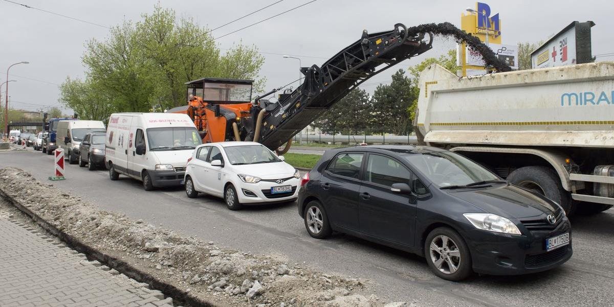 Na vodičov v Bratislave čakajú opäť dopravné obmedzenia