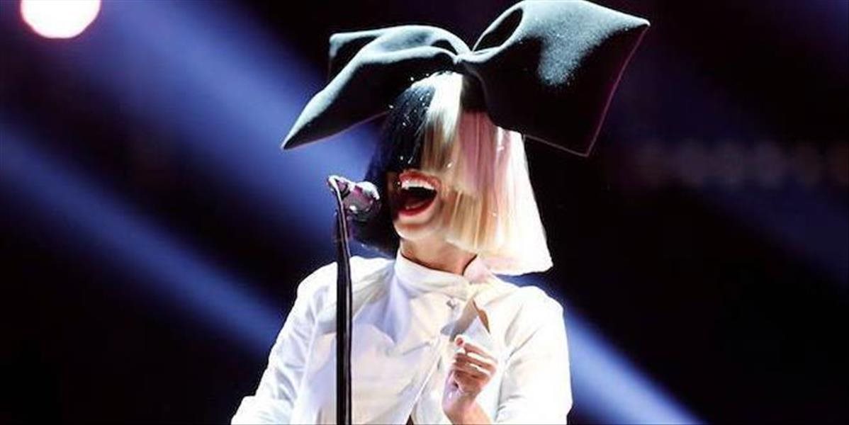 FOTO Niekto na internete predával fotku nahej speváčky, Sia svojou reakciou všetkých dostala!