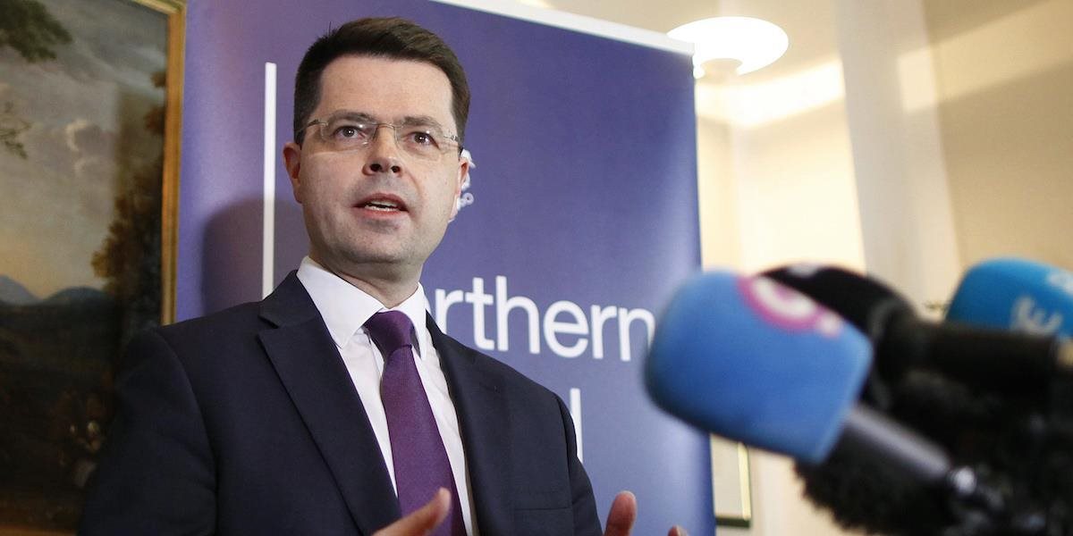Britská vláda podnikla krok k obnoveniu priamej vlády nad Severným Írskom