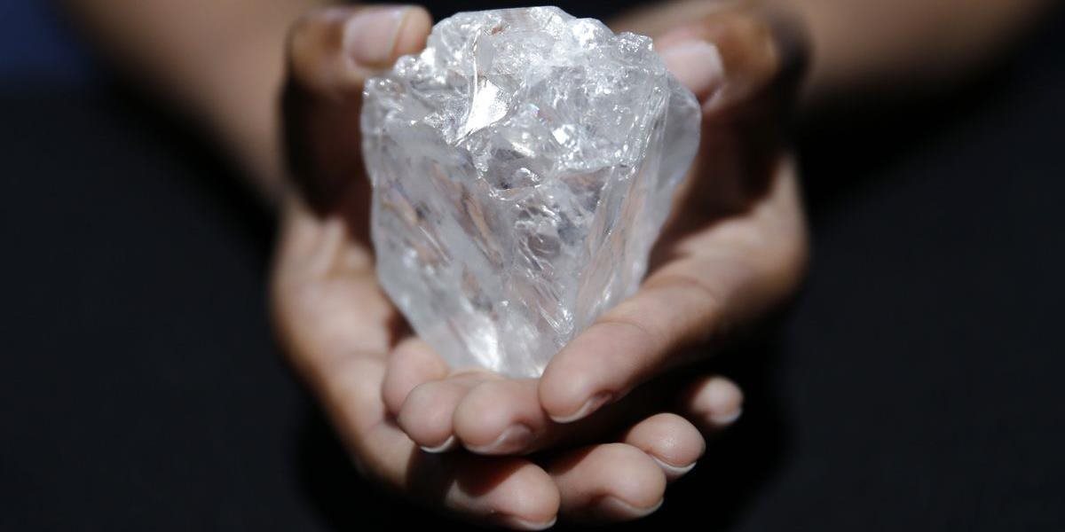 Vydražili najväčší diamant vo veľkosti zápalkovej škatuľky