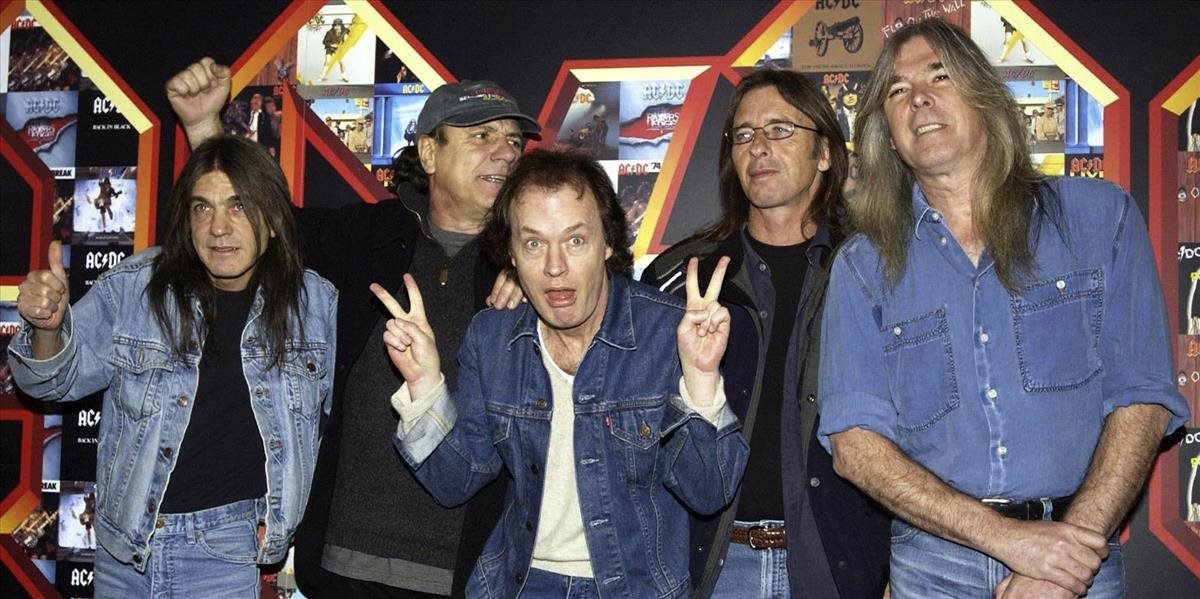 Zomrel gitarista a spoluzakladateľ hardrockovej skupiny AC/DC Malcolm Young
