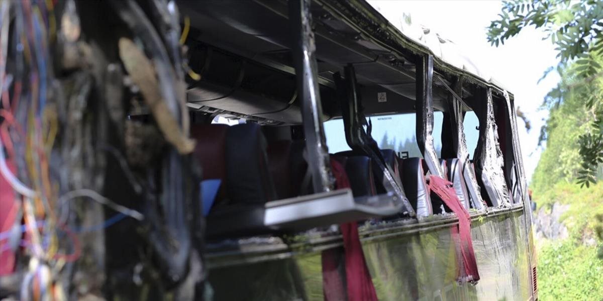 Najmenej štrnásť obetí si vyžiadala havária autobusu v Kolumbii
