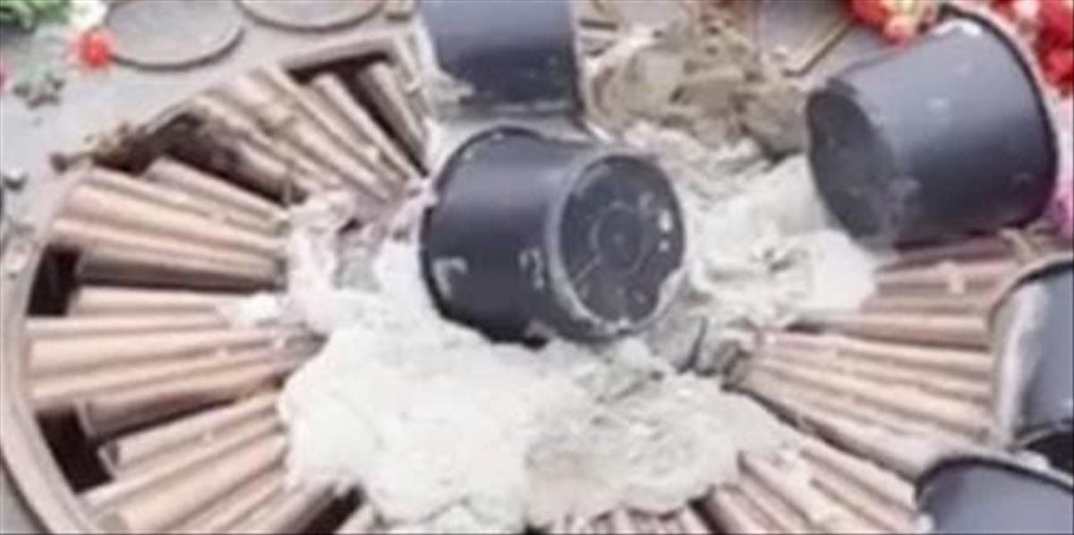 Rusko vyzýva medzinárodné spoločenstvo aby odsúdilo vandalov, ktorí vyliali cement na Večný plameň v Kyjeve