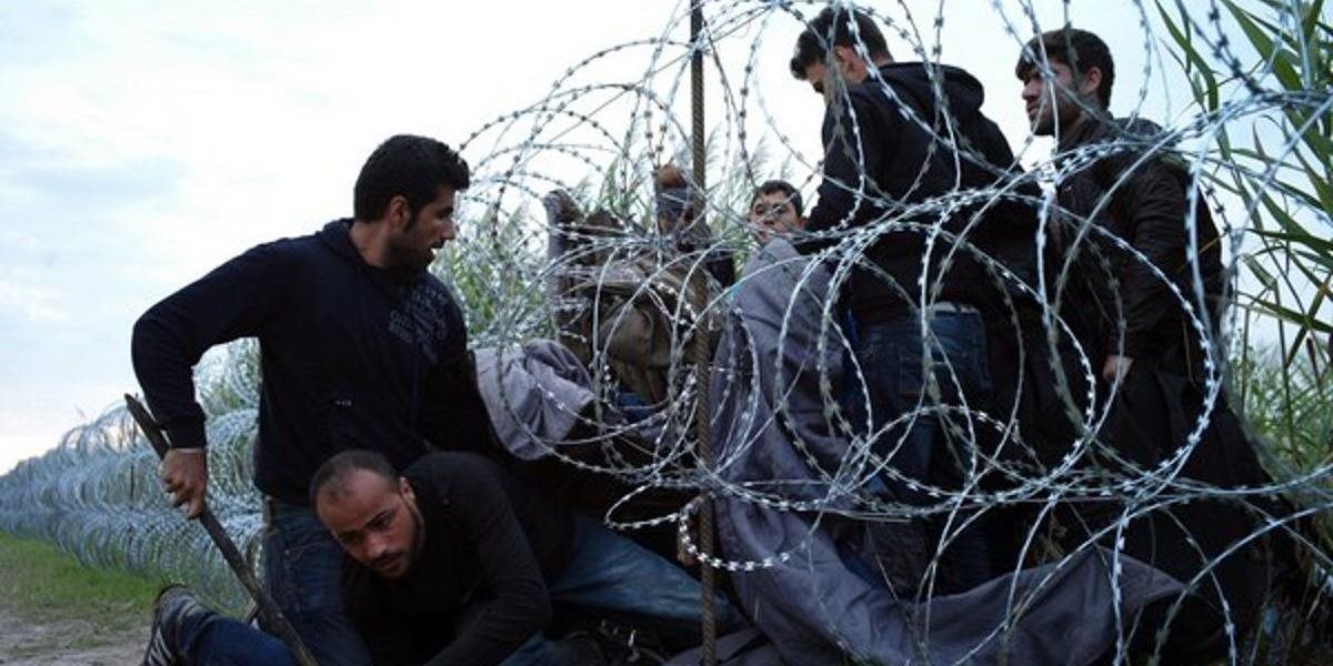 Maďarsko hraničné zábrany zatiaľ neplánuje rozširovať, migranti momentálne využívajú iné trasy