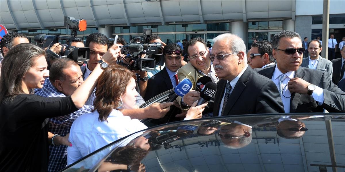 Egyptský premiér Šaríf Ismáíl odcestoval do Nemecka, kde ho čaká operácia