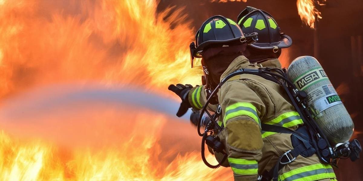 V Liskovej horel rodinný dom: Hasiči z neho zachránili štyri osoby