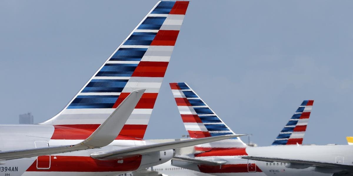 American Airlines dali dovolenku množstvu pilotov: Ohrozili tým 15-tisíc letov