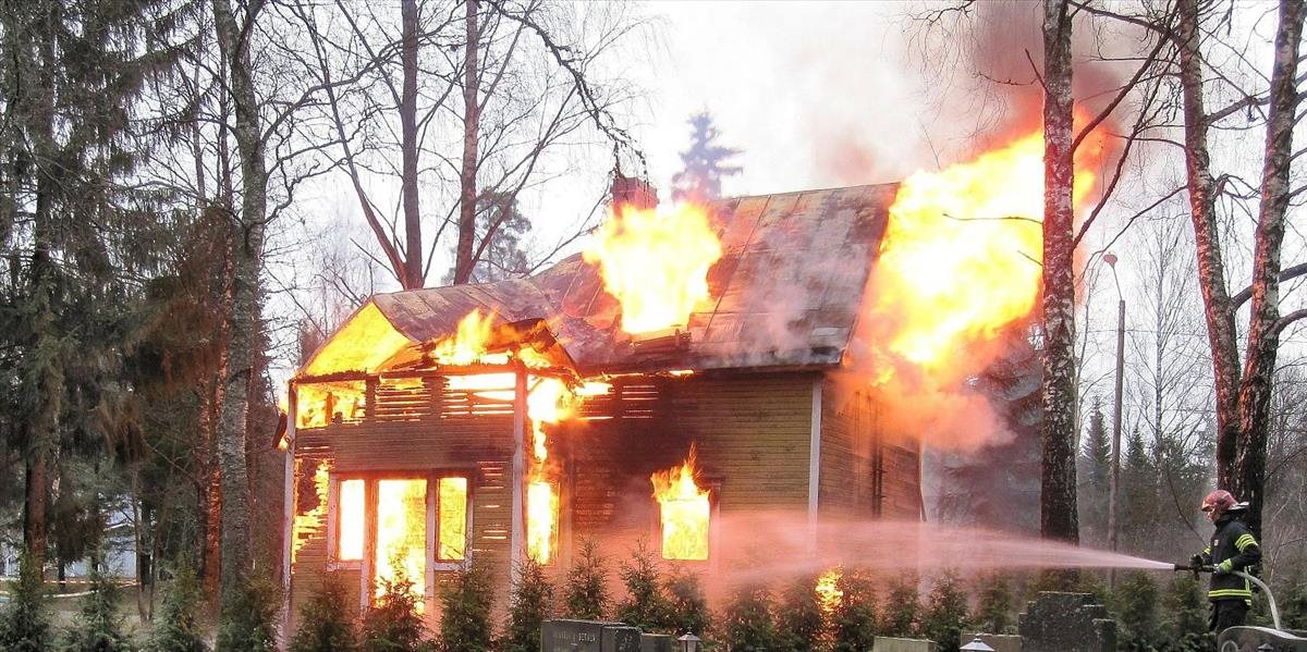 Pri požiari domu v Rusku zahynulo sedem členov rodiny