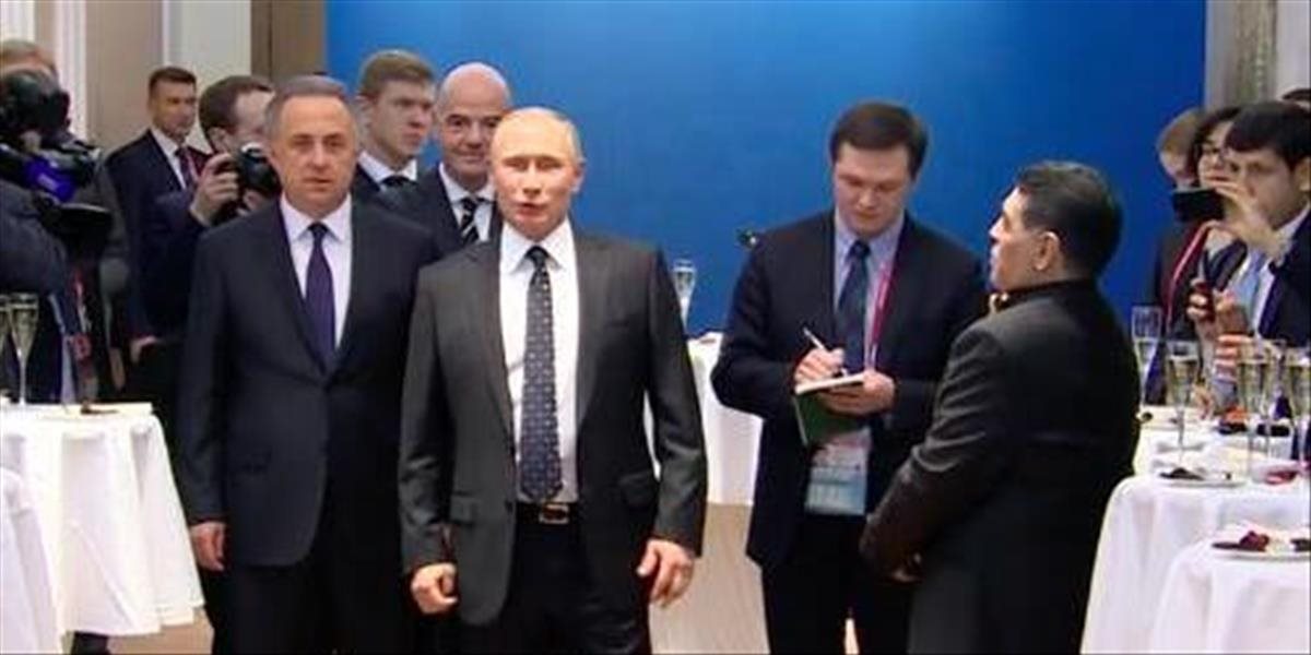 Prezident Ruska Vladimir Putin sa stretol s futbalovými hviezdami