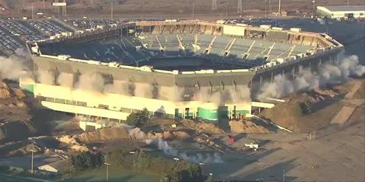 VIDEO Slávny štadión chceli zdemolovať odpálením. Nevyšlo to, vraj ho postavili príliš dobre