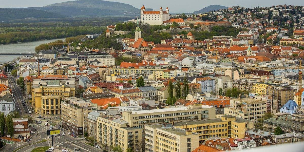 Bratislava je v najlepšej finančnej kondícii za posledné roky, jej príjmy rastú a výdavky klesajú
